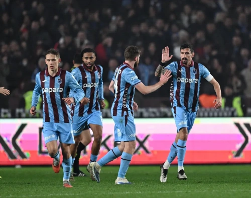 Trabzonspor - Beşiktaş derbisi 3-3 bitti: 6 gollü şov