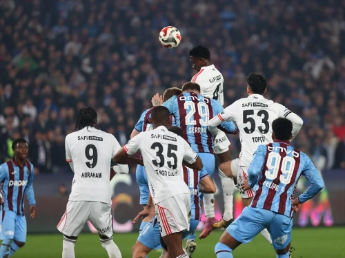 Trabzonspor - Beşiktaş derbisi 3-3 bitti: 6 gollü şov