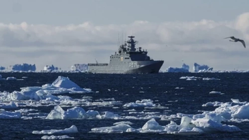 Trump'tan Grönland için 20 günlük süre, Danimarka'dan sert tepki