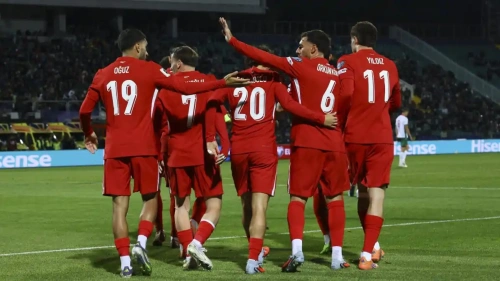 Türkiye'nin 6-1'lik zaferi spor yazarlarında: İkinci yarı bambaşkaydı