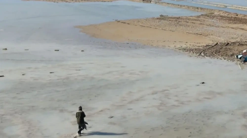 Tuz Gölü'nde kaçak avcı baskını: Memur yaralandı, dron düşürüldü