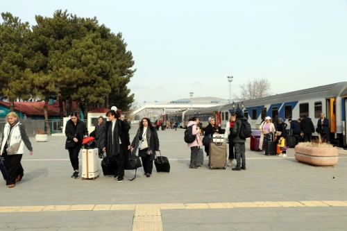Van'a yılbaşı için İranlı turist yoğunluğu