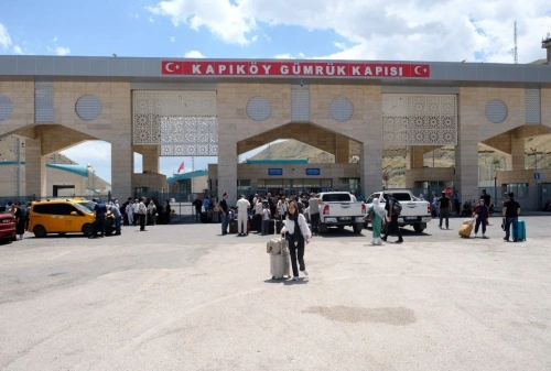 Van'a yılbaşı için İranlı turist yoğunluğu