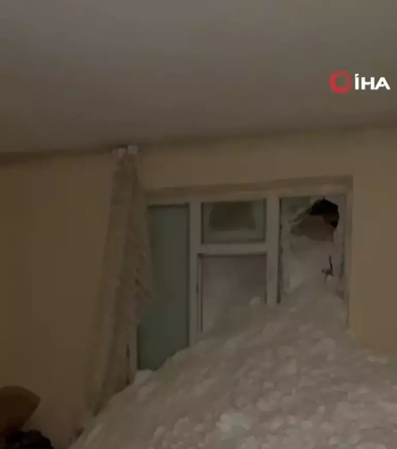 Van'da çığ felaketi: 1 kişi hayatını kaybetti, 22 ev boşaltıldı