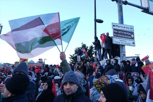 Yüz binler Galata Köprüsü'nde Filistin için toplandı