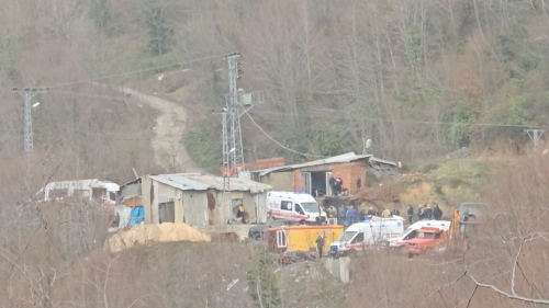 Zonguldak'ta maden faciası: 3 işçi mahsur kaldı, 1'i kurtarıldı